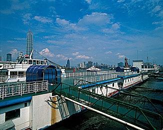 斯宾塞：不会跟风 Xbox将继续专注单人游戏